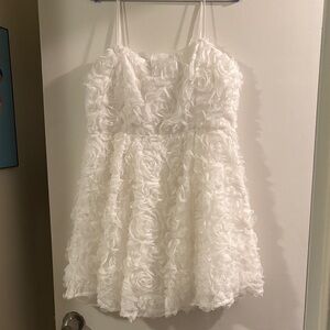 Chic White Floral Mini Dress